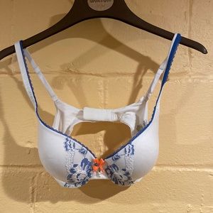 Victoria’s Secret Body By Victoria Bra
